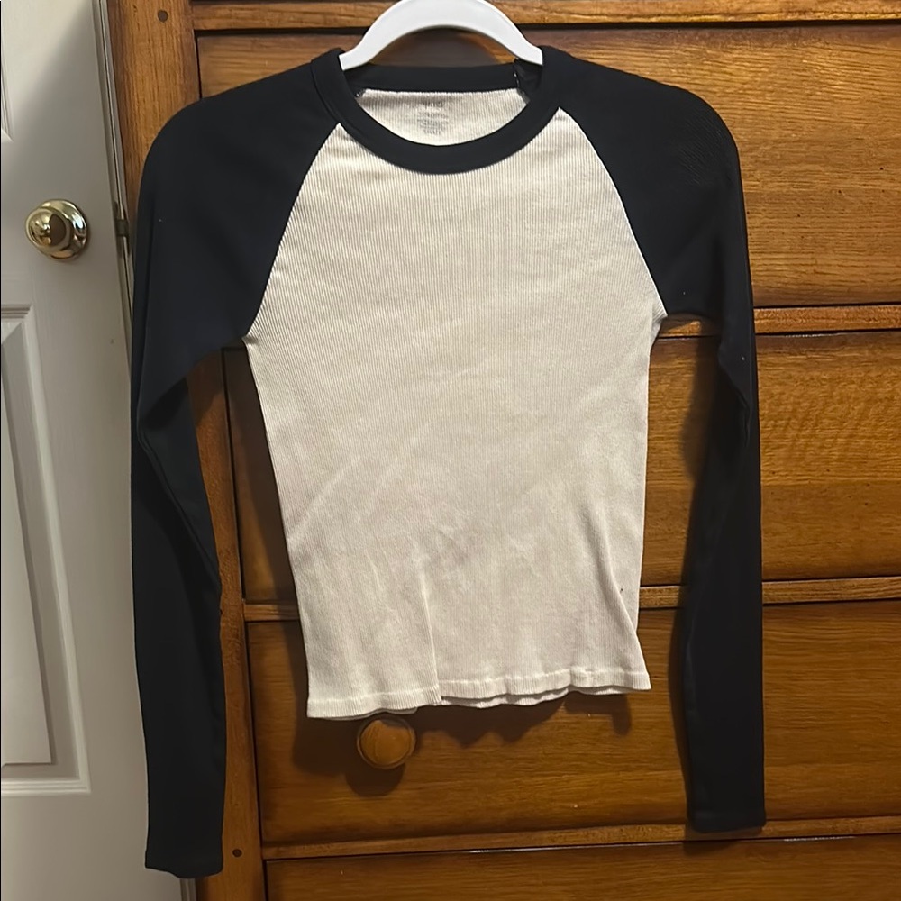 Brandy Melville Navy and White Long Sleeve Baseball Tee